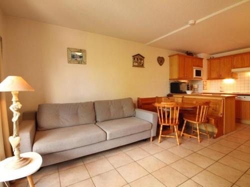 Les Carroz-d'Araches Apartamento | Studio cosy 4 pers avec parking, lave-vaisselle, balcon, proche des pistes et commerces - FR-1-572-56