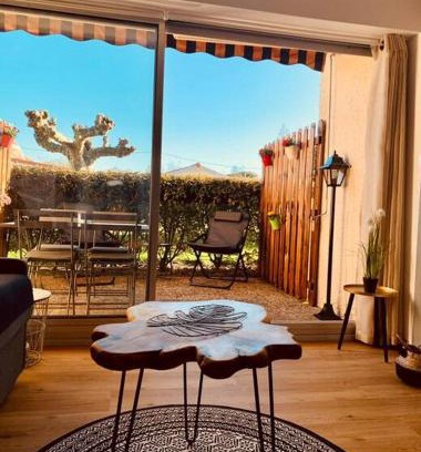 Andernos-les-Bains Apartamento | Studio du port avec terrasse, parking privatif, piscine dans résidence , wifi, ménage compris