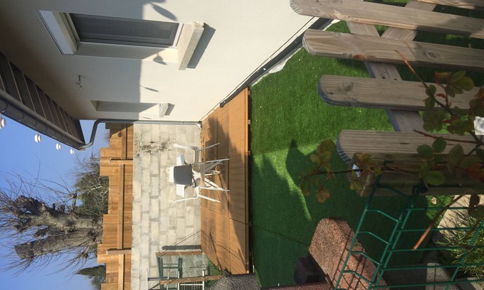 Biganos Apartamento | Estudio equipado con muebles de jardín y exterior.