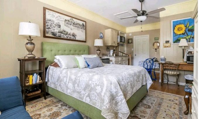 Tallahassee Apartamento | Suz'EnSuite Cozy Close-in Kitchenette Pool Private Garden Escape!