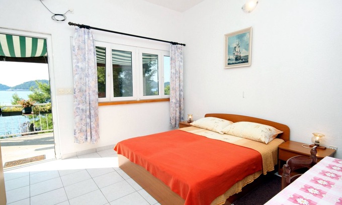 Ubli Apartamento | Apartamento-estudio en la playa Ubli, Lastovo (AS-8354-a)