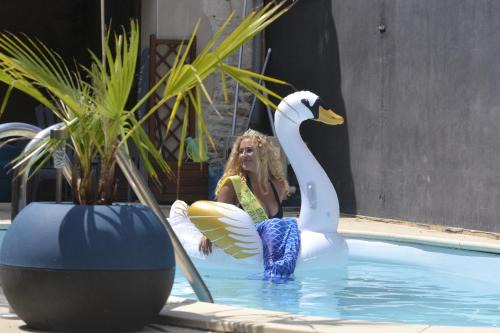 Chef-Boutonne Apartamento | Studio Idéal pour 2 à 3 personnes avec une piscine dans la maison principale