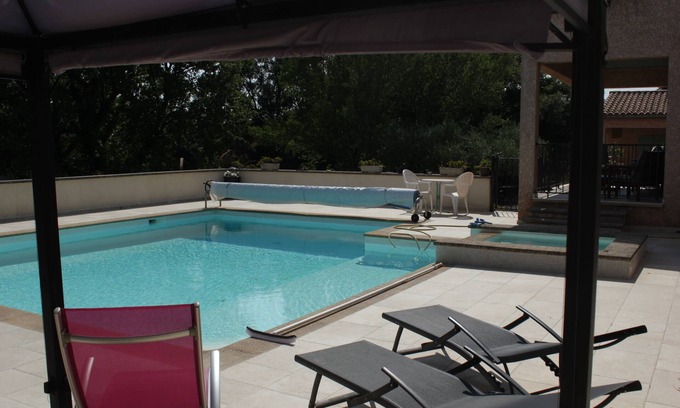 Vallabrix Casa | estudio en un pueblo cerca de Uzes