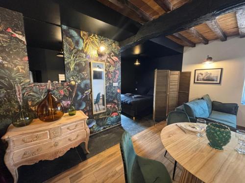 Montaigu-le-Blin Apartamento | Studio intimiste avec jacuzzi près de Vichy - FR-1-489-520