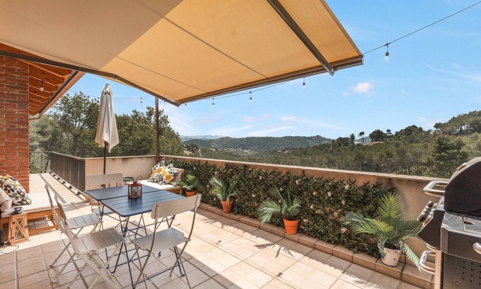 Olivella Apartamento | Estudio 'Loft Cim Apartments' con vistas a la montaña, Wi-Fi y aire acondicionado.