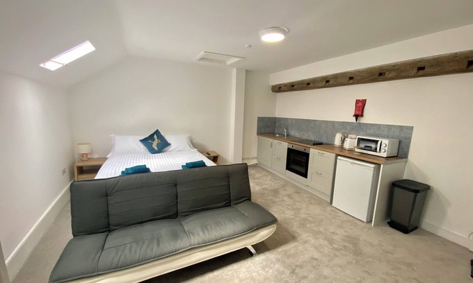Upton upon Severn Apartamento | Studio loft apartment in the centre of Upton upon Severn with parking and WIFI