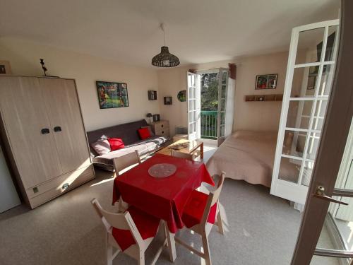La Roche-Posay Apartamento | Studio lumineux centre-ville La Roche-Posay avec WI-FI, lave-linge, lave-vaisselle, animaux admis - FR-1-541-131
