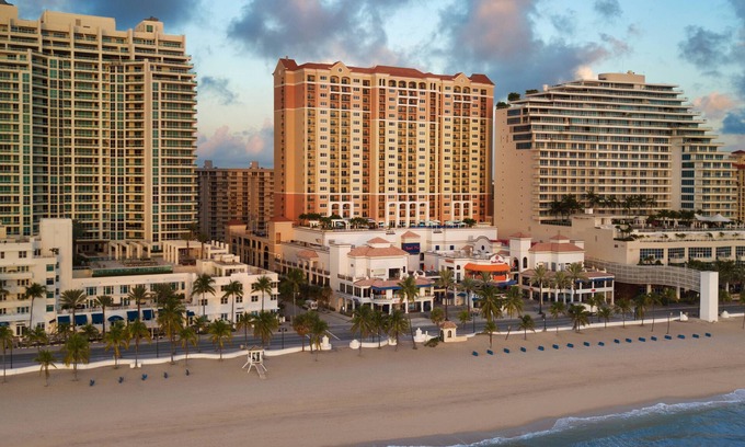 Central Beach Complejo | Studio - Marriott's BeachPlace Towers - Full Resort Access