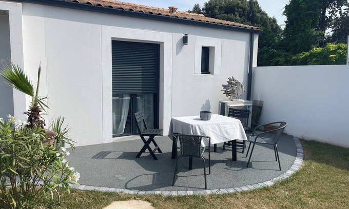 Dompierre-sur-Mer Apartamento | Studio near La Rochelle