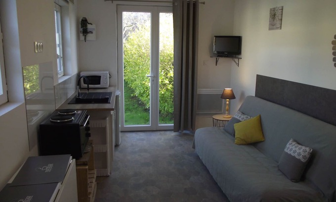 Roz-sur-Couesnon Apartamento | Studio on land "Countryside at the foot of MT ST MICHEL"