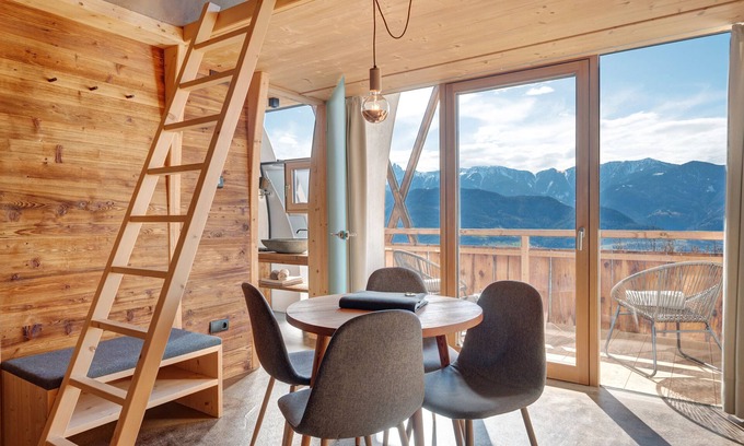 Velturno Apartamento | Estudio 'Pabellón Tierra' con vistas a la montaña, terraza compartida y Wi-Fi