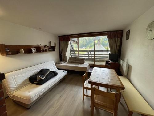 Laveissiere Apartamento | Studio plein sud au cœur de la station, accès direct pistes - FR-1-787-132