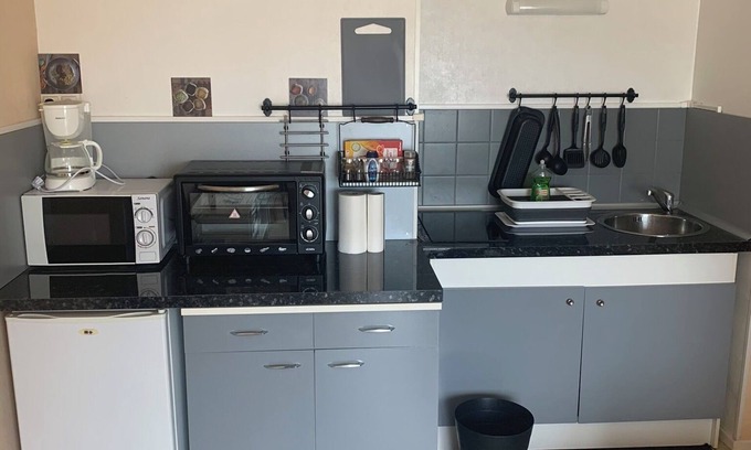 Luxeuil-les-Bains Apartamento | Studio Proche Cure Thermal