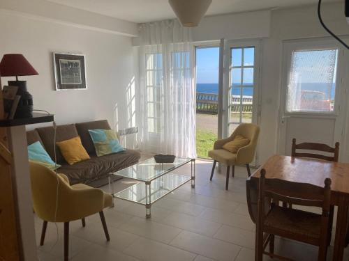 Le Palais Apartamento | Studio rénové avec parking, wifi, proche plage et centre - FR-1-418-93
