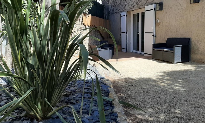 Grezieu-la-Varenne Apartamento | STUDIO RENOVE RDC TERRASSE + EXTERIEUR PAYSAGE