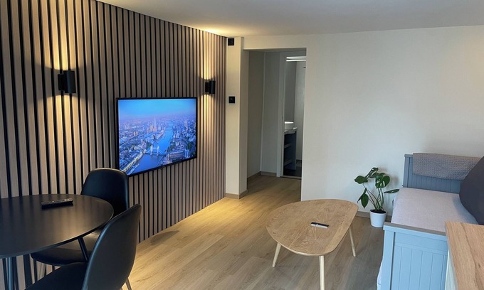 Tromso Apartamento | Studio-Sleeps 2-City Centre-Parking-EVCharge