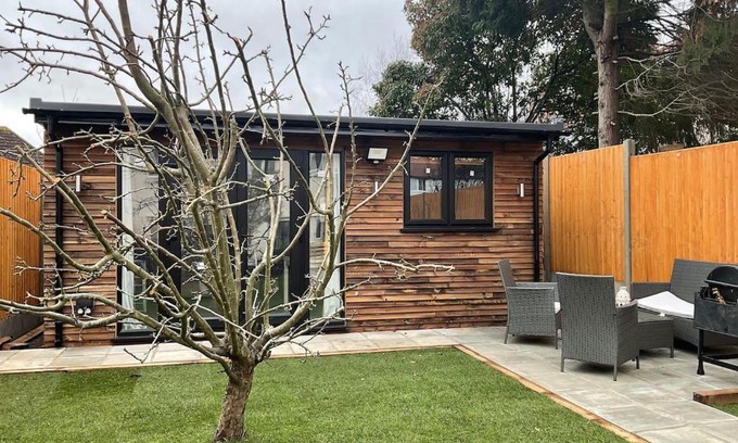 West Hendon Apartamento | Studio - Sleeps 2 - Pet friendly - Parking