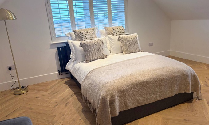 Tenterden Apartamento | Studio - Sleeps 3 & Free Parking