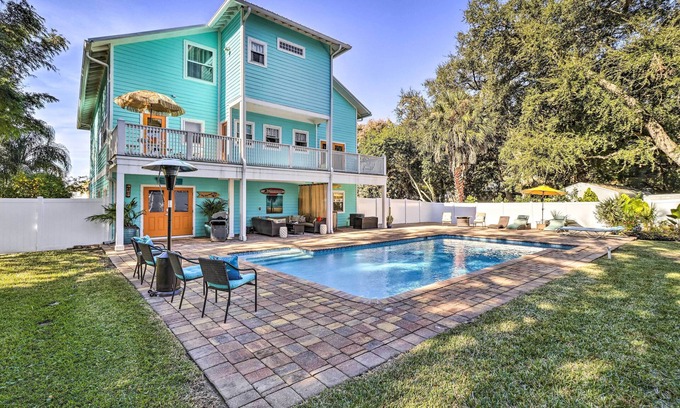 Northside Apartamento | Studio w/ Pool & Gas Grill < 1 Mi to River