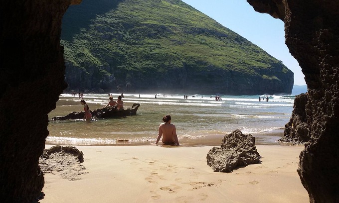 Castro Urdiales Apartamento | Estudio con jardín, vistas al mar y a los ojos del diablo en Playa Sonabia