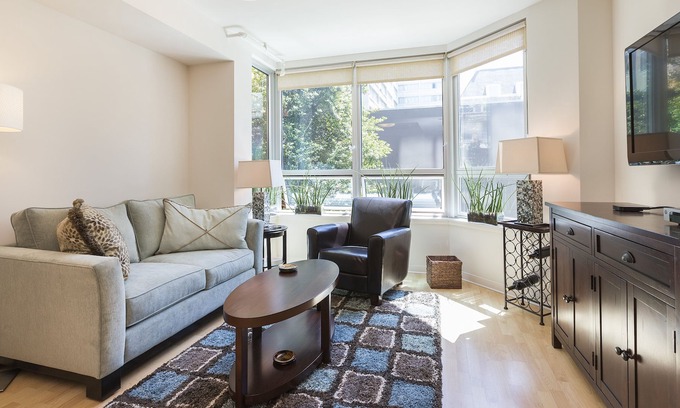 Civic Center Condominio | Studio with Rooftop Deck!