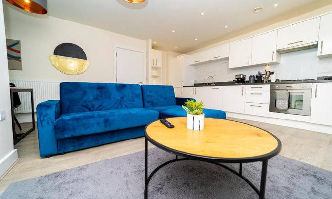 Reading Apartamento | Stunning 2 bedroom Flat near Green park and Stadium