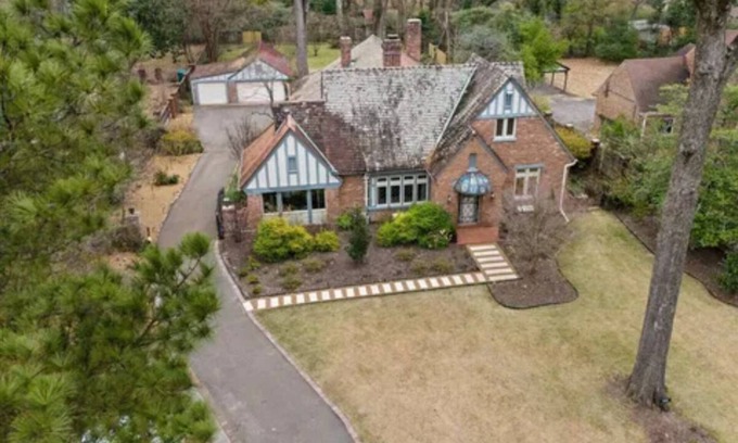 Memphis Casa | Stunning 3 bed, 3 bath house [sleeps 8] in Midtown, 2min drive to Rhodes College