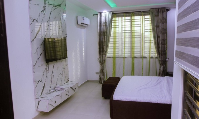 Lagos Casa | Stunning 3-bed House in Lagos