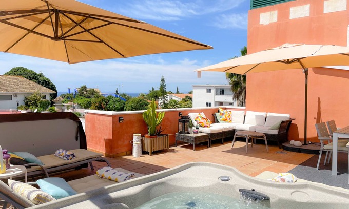 Urbanización Pinos Verdes Apartamento | Impresionante terraza de 35m2! Fantásticas vistas al mar con excelentes puestas de sol! ¡Wi-Fi gratis!