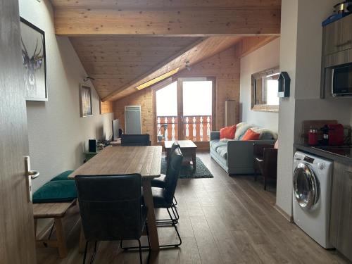 Thollon-les-Memises Apartamento | Stunning apartment with views over Lake Geneva