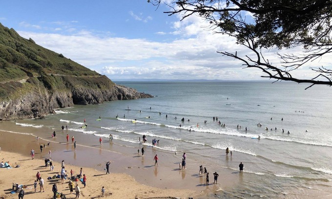 Bishopston Apartamento | Stunning Beach Front Apartment in Caswell Swansea