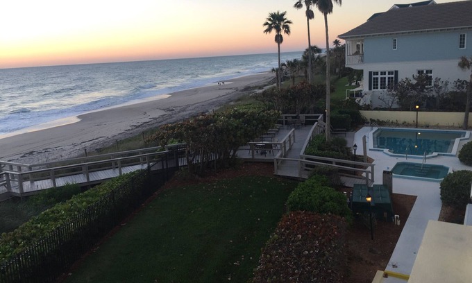 Riomar Condominio | Stunning beachfront 2-bedroom condo - sleep to the waves