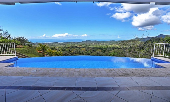 Ciudad Cortés Casa | Stunning Casa de la Roca House with Infinity Pool!