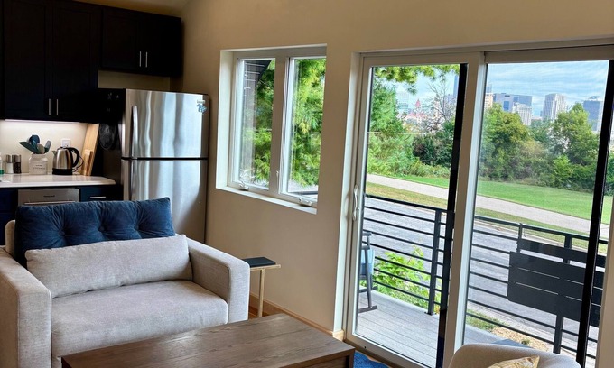 Riverview Apartamento | Stunning city view modern apartment