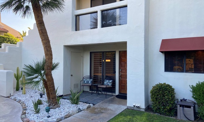 Indian Canyon Condominio | Stunning Condo in Palm Springs in Indian Canyons neighborhood