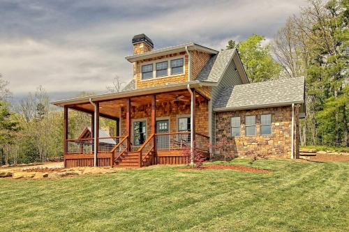 Wiley Casa | Stunning Cottage Rental Ideal for a Family to Go Glamping in Georgia