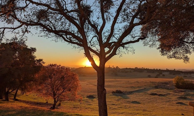 Valley Springs Casa | Stunning Countryside Retreat