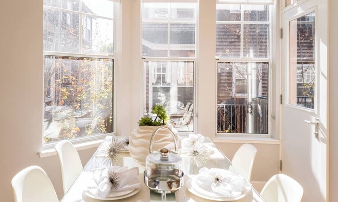 Cathedral Hill Casa | STUNNING EXECUTIVE 3 BEDROOM HOME WITH ATTACHED GARAGE