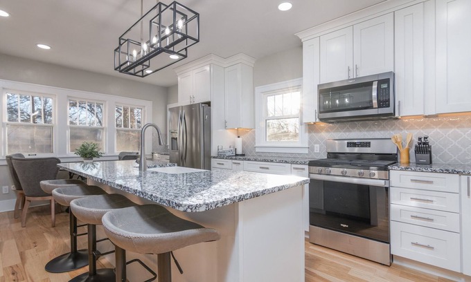 Columbia Casa | Stunning Freshly Remodeled Historic Home - Downtown Columbia!