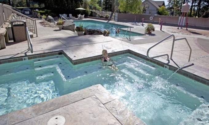 Columbia Falls Complejo | Stunning Glacier Village at Meadow Lake - Amazing Views and Amenities!