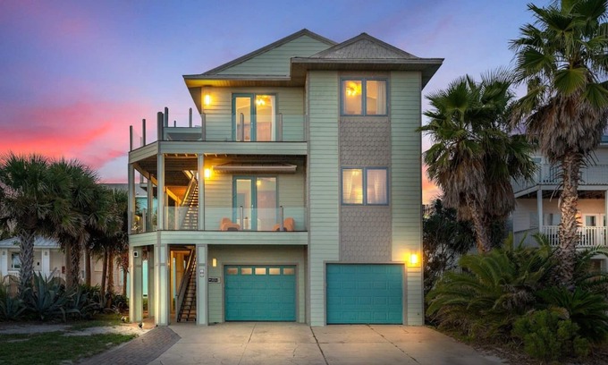 Sea Shore Village Casa | Stunning Gulf & Sound Views | Fire Pit
