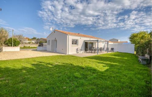 La Bree-les-Bains Casa | Stunning Home In La Brée-Les-Bains