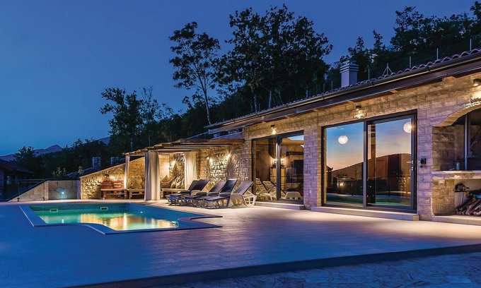 Kijevo Casa | Impresionante casa en Kijevo