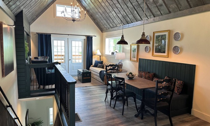 Georgetown Casa | Stunning Horse Farm Experience on Bourbon Trail!