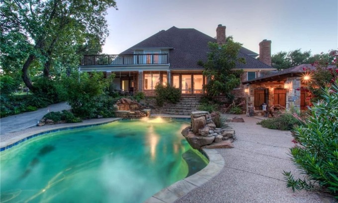 Azle Casa | Impresionante Lake House con increíble piscina y hermoso muelle para pescar y nadar