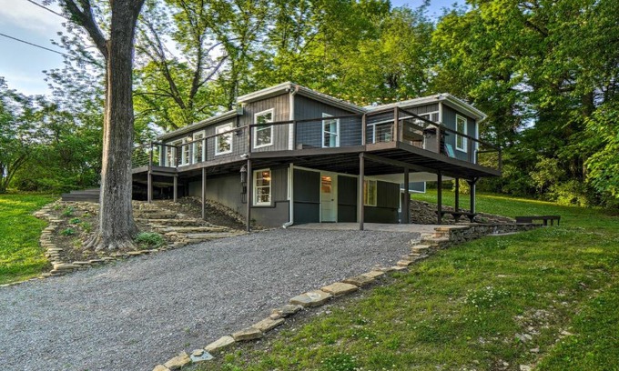 Mount Juliet Casa | Stunning Lake-View Home 22 Mi to Nashville!