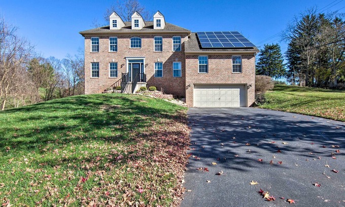 Lewisberry Casa | Stunning Lewisberry Gem ~ 6 Mi to Ski Resort!