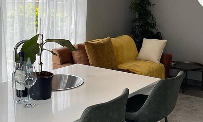 Bulawayo Apartamento | Stunning, luxurious studio in Malindela - 2044