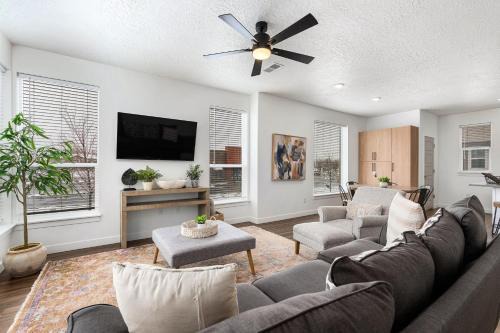 Draper Apartamento | Stunning Modern Luxury Townhome in Central Locale
