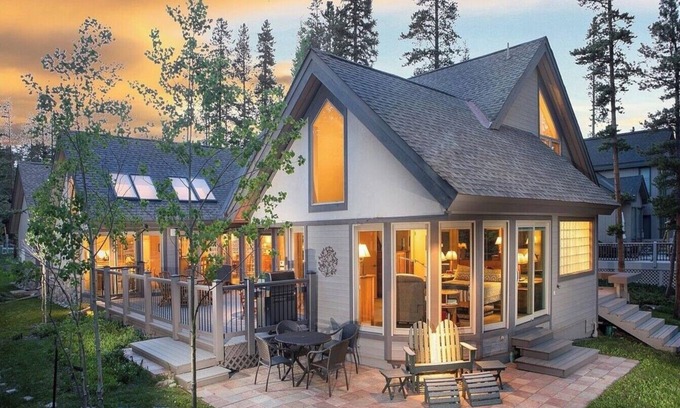 Christie Heights Casa | Stunning Mountain Retreat Between Slopes And Town